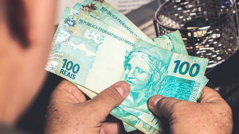 Recebo seguro-desemprego, posso contribuir para a Previdência Social?