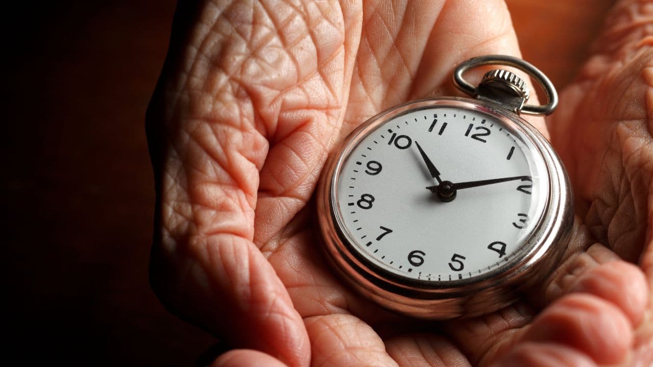 Com que idade aposentar após as novas regras de 2026?