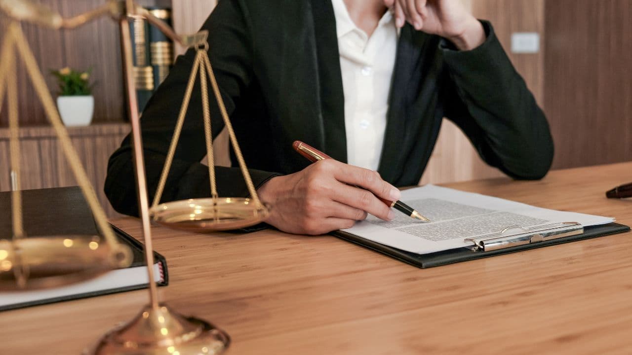 Advogado BPC: quando contratar e como garantir o benefício?
