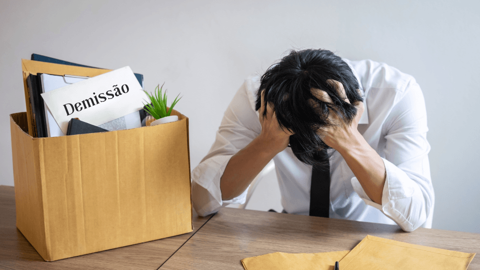 Itaú Demite Cerca de 1.000 Funcionários: O Que Está em Jogo?