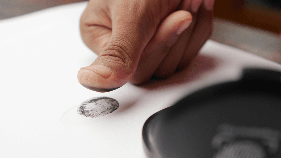 Biometria será obrigatória para receber benefícios do INSS a partir de novembro de 2025
