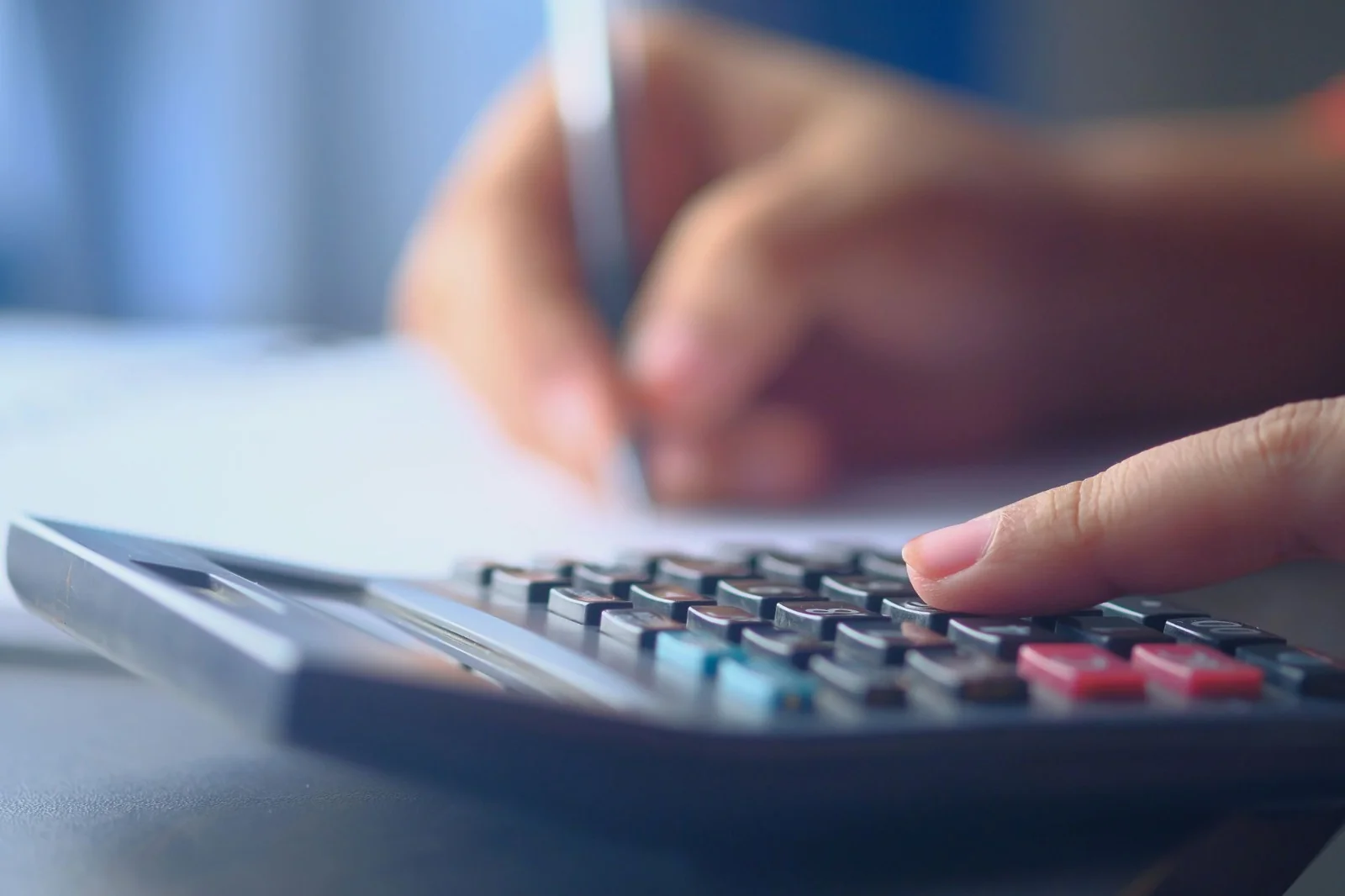 Entenda a diferença entre tempo de contribuição e carência no INSS