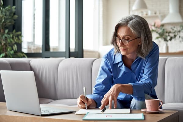 Aposentadoria em 2025: Se Aposentar Agora ou Esperar?