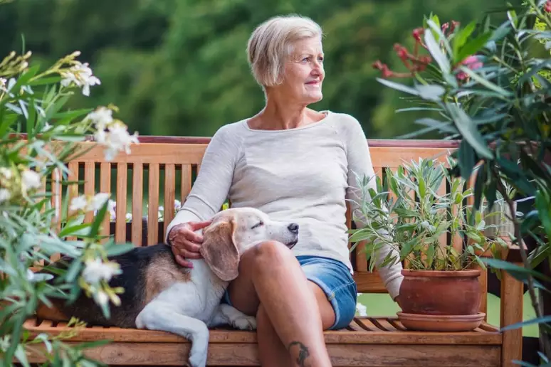 A Importância da Saúde Emocional das Mulheres Acima de 50 Anos no Trabalho