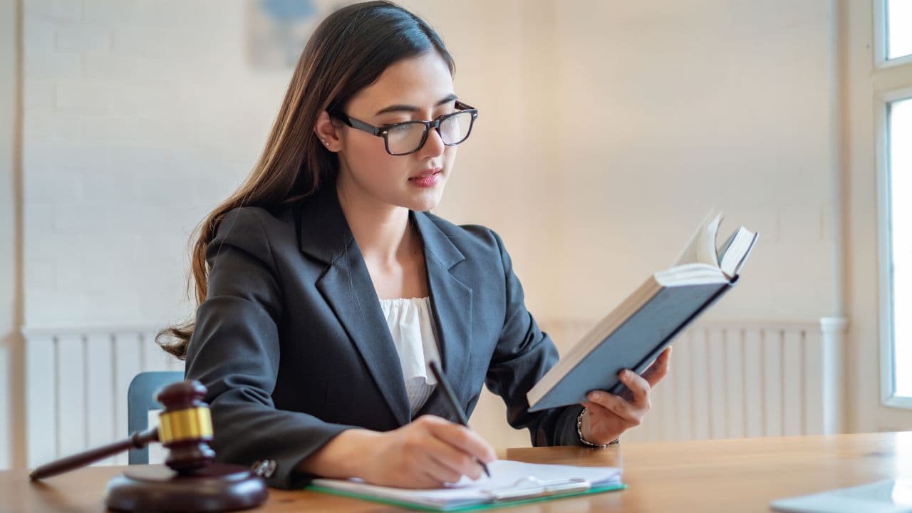 Quanto advogado cobra para aposentar cliente?