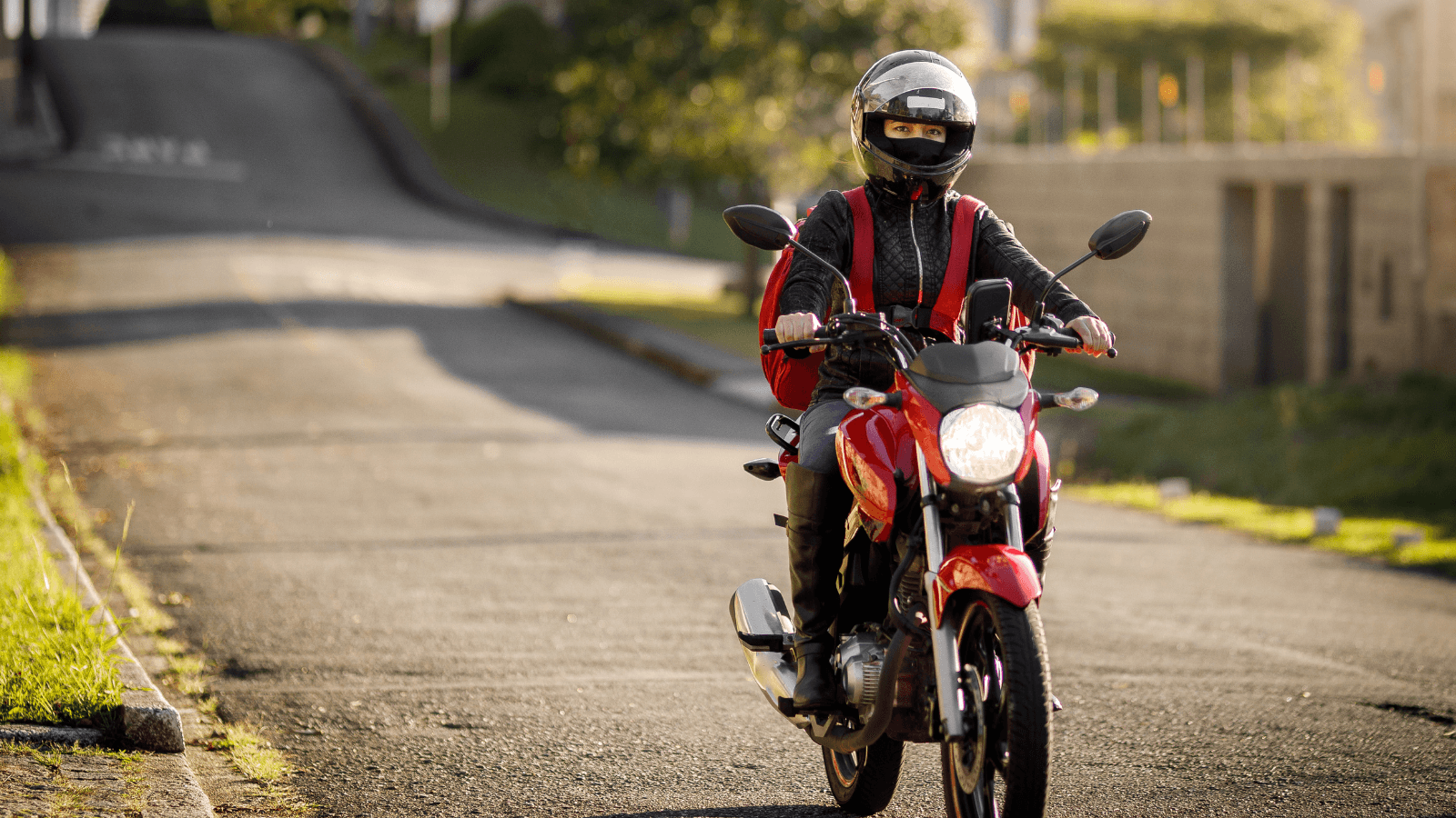 MOTOCICLETA AGORA É ATIVIDADE PERIGOSA POR LEI: ENTENDA O QUE MUDOU COM A NOVA PORTARIA DE 2025
