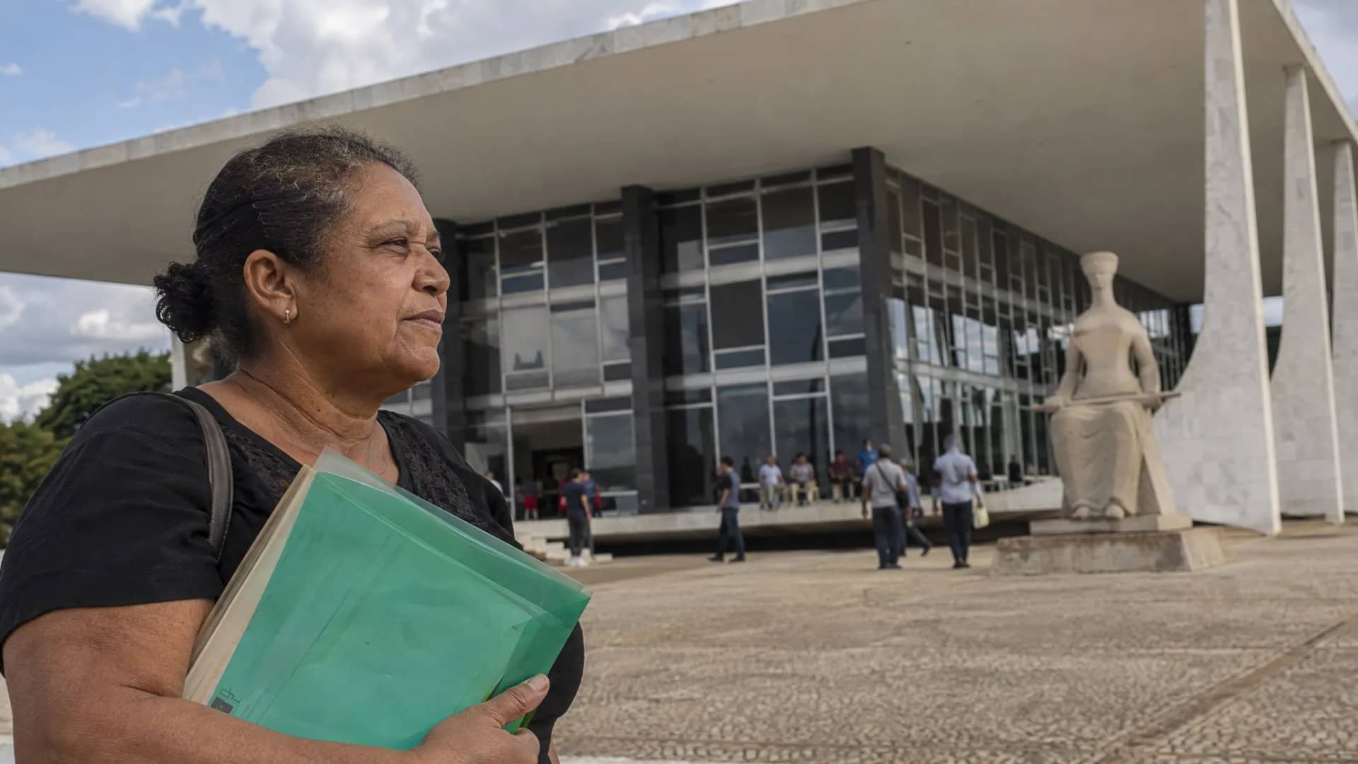 STF garante escolha de regime a servidor que migrou para União