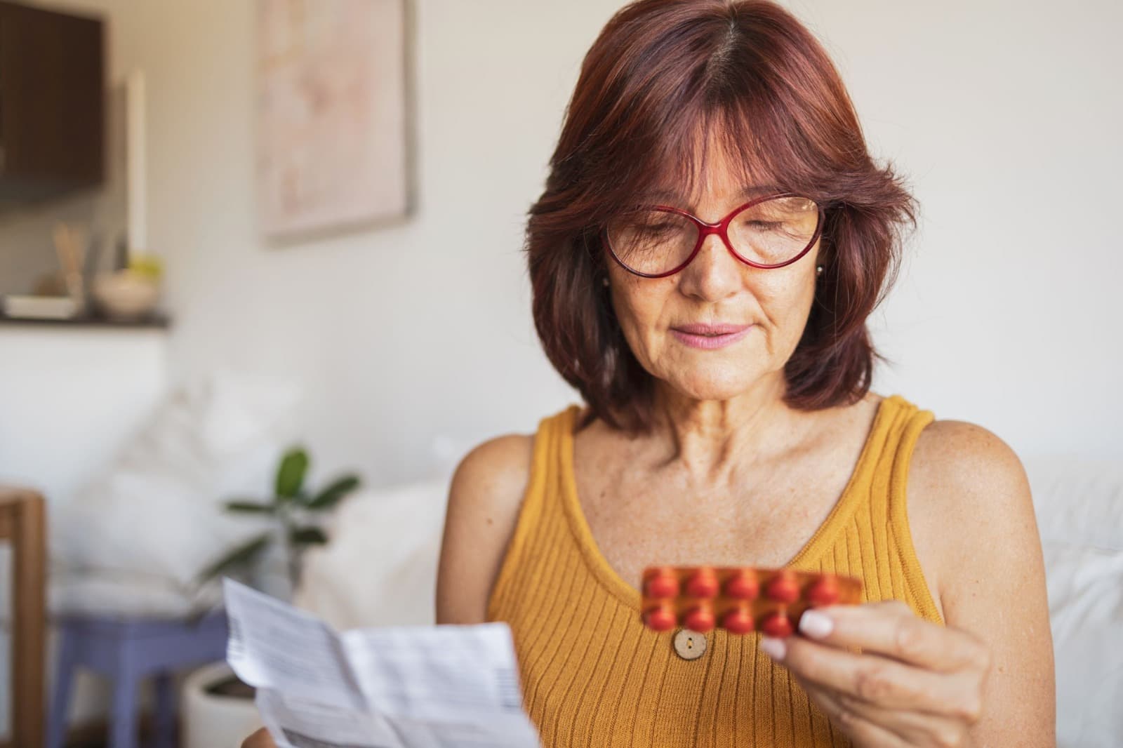 Anvisa adia discussão sobre fim da bula de remédios em papel