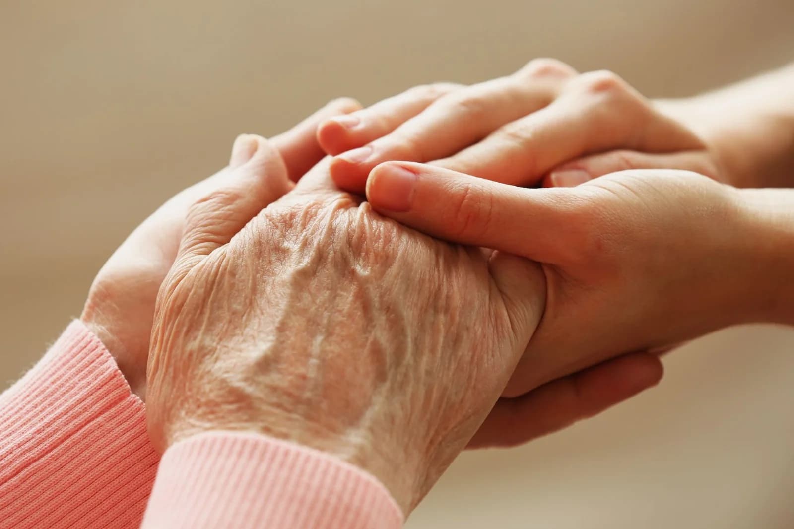 Pesquisa revela: Desigualdades sociais agravam ansiedade em idosos