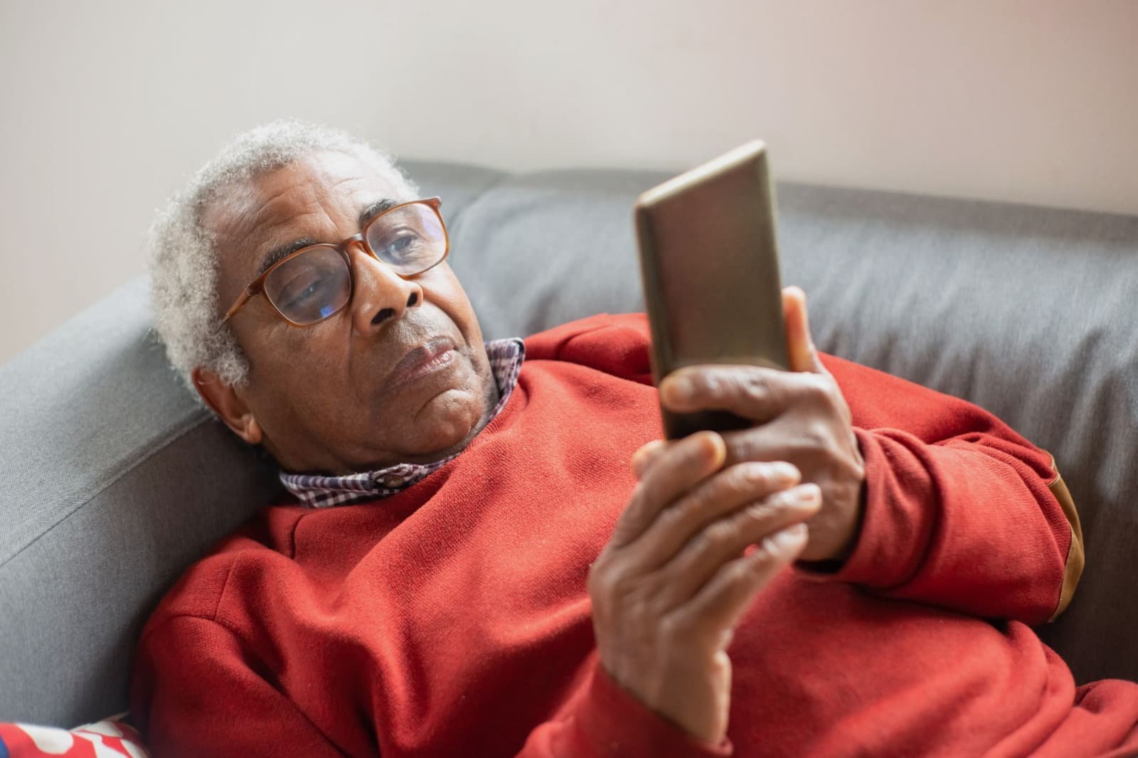 Cuidado com o golpe: Falsários tentam enganar beneficiários do BPC