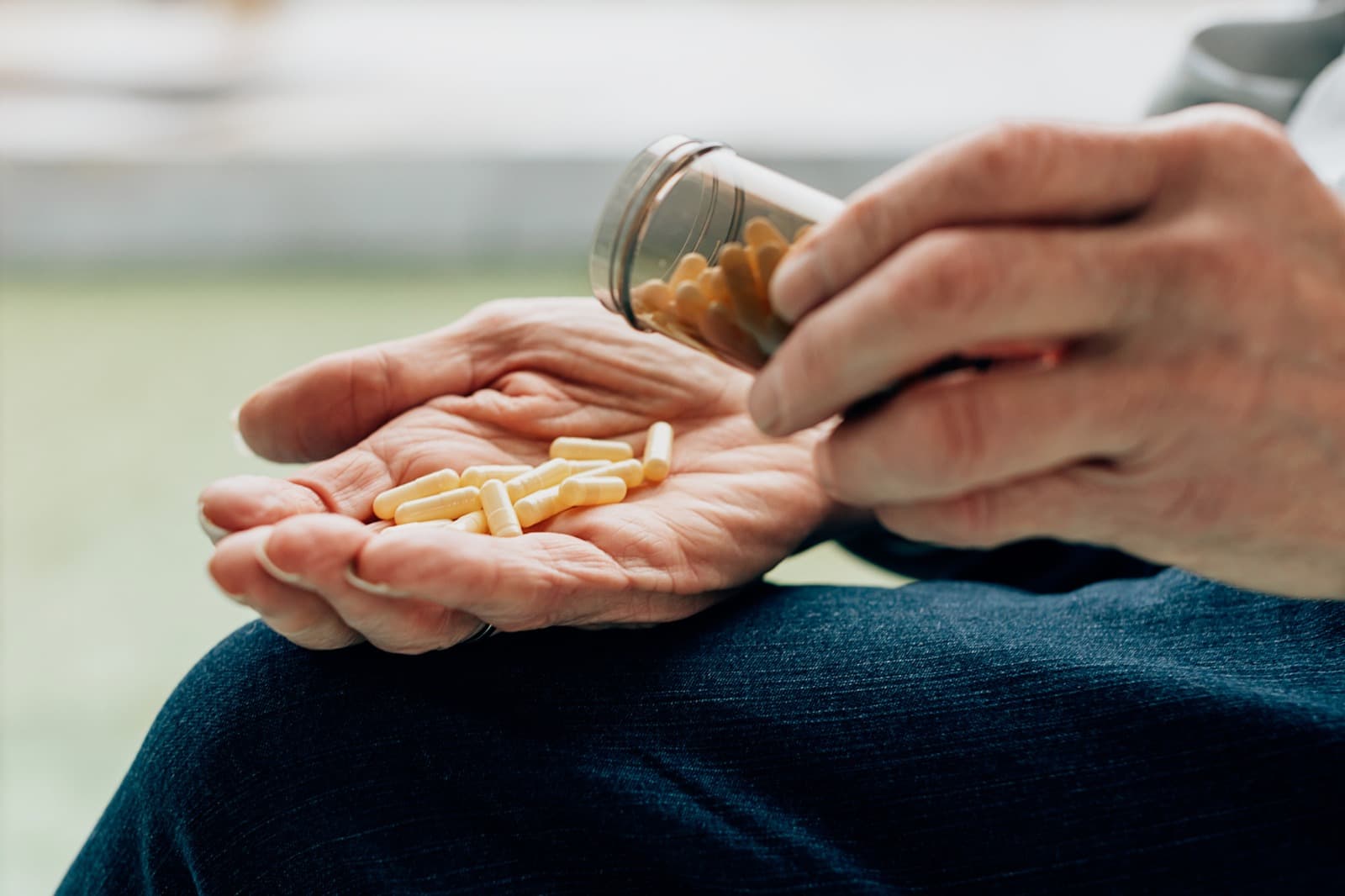 Estudo aponta que mais de 70% dos idosos internados utilizam medicamentos com riscos à saúde